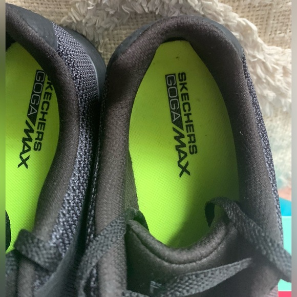 Skechers Gogo Max Women's Sz 10 Max Cushioning Athletic Low Top Sneakers Shoes - Picture 2 of 7